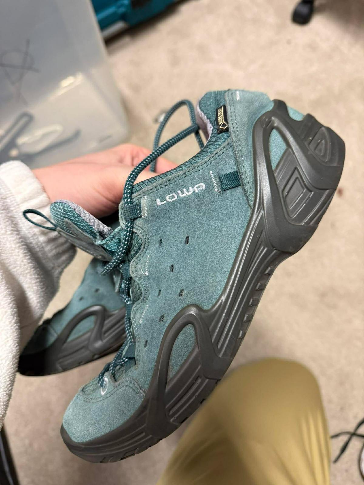 Grade A Preloved Mixed Footwear – 50 pairs